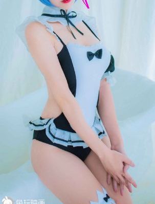欧美姿化妆品乳和水_BD英语在线视频观看